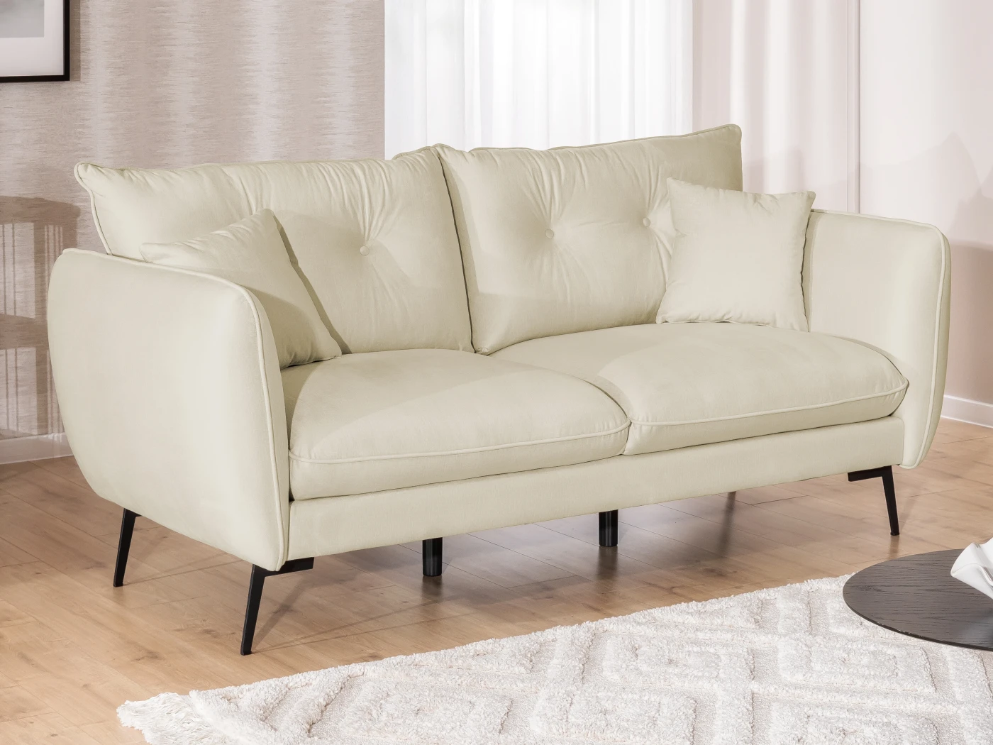 Nordloft - Modernes Sofa 3-Sitzer aus Samt-Stoff mit Hohen Schwarzen Metallfüßen und schöner Sitzkomfort