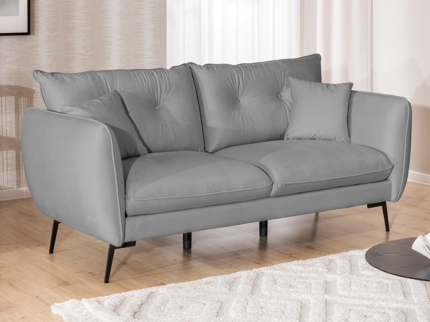 Nordloft - Modernes Sofa 3-Sitzer aus Samt-Stoff mit Hohen Schwarzen Metallfüßen und schöner Sitzkomfort