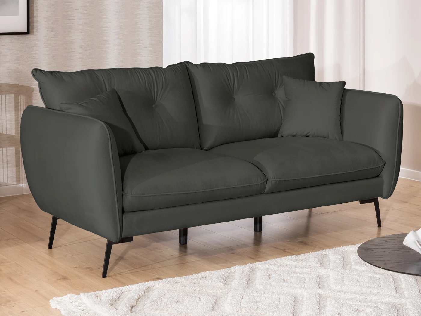 Nordloft - Modernes Sofa 3-Sitzer aus Samt-Stoff mit Hohen Schwarzen Metallfüßen und schöner Sitzkomfort