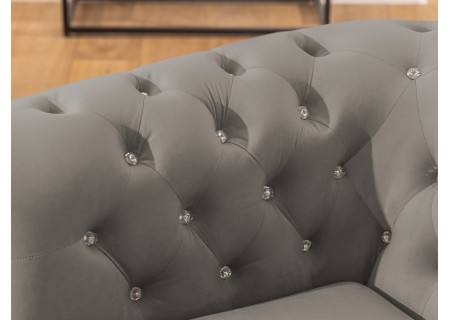 Cleo Blink - Chesterfield 3-Sitzer Sofa mit Schlaffunktion aus Samt mit Kristallsteppung und braunen Massivholzfüßen