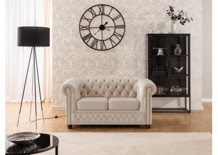 Cleo Blink - Chesterfield 2-Sitzer Sofa aus Samt mit Kristallsteppung und braunen Massivholzfüßen