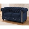 Cleo Blink - Chesterfield 2-Sitzer Sofa aus Samt mit Kristallsteppung und braunen Massivholzfüßen