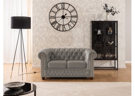 Cleo Blink - Chesterfield 2-Sitzer Sofa aus Samt mit Kristallsteppung und braunen Massivholzfüßen