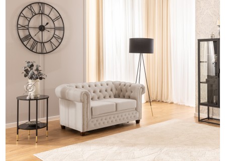 Cleo Blink - Chesterfield 2-Sitzer Sofa mit Schlaffunktion aus Samt mit Kristallsteppung und braunen Massivholzfüßen