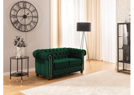 Cleo Blink - Chesterfield 2-Sitzer Sofa mit Schlaffunktion aus Samt mit Kristallsteppung und braunen Massivholzfüßen
