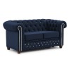 Cleo Blink - Chesterfield 2-Sitzer Sofa mit Schlaffunktion aus Samt mit Kristallsteppung und braunen Massivholzfüßen