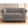 Cleo Blink - Chesterfield 2-Sitzer Sofa mit Schlaffunktion aus Samt mit Kristallsteppung und braunen Massivholzfüßen