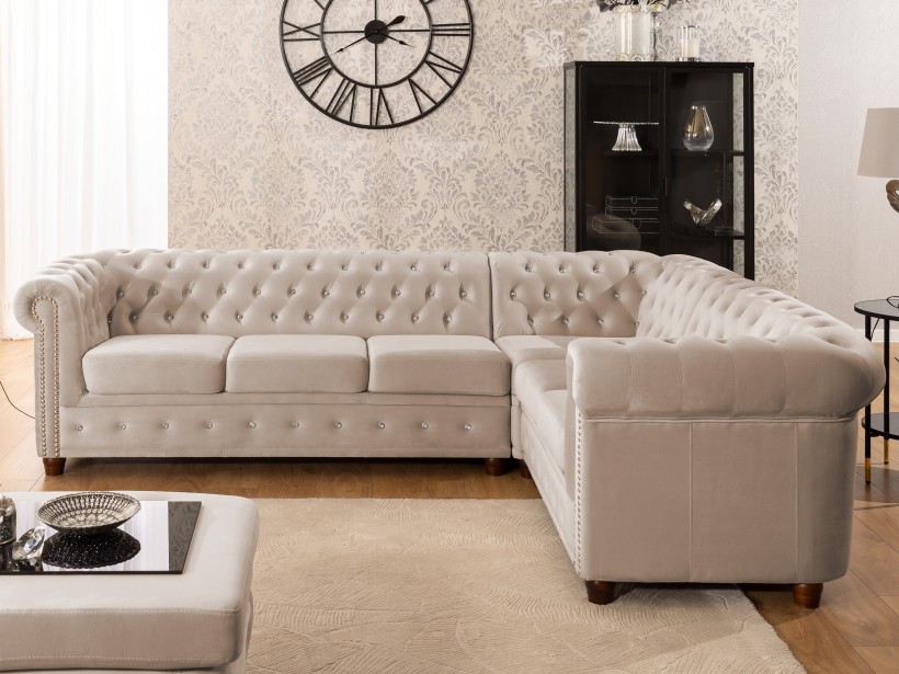 Cleo Blink - Chesterfield Ecksofa L-Form aus Samt mit Kristallsteppung und braunen Massivholzfüßen