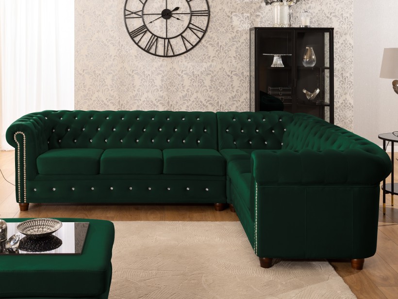 Cleo Blink - Chesterfield Ecksofa L-Form aus Samt mit Kristallsteppung und braunen Massivholzfüßen