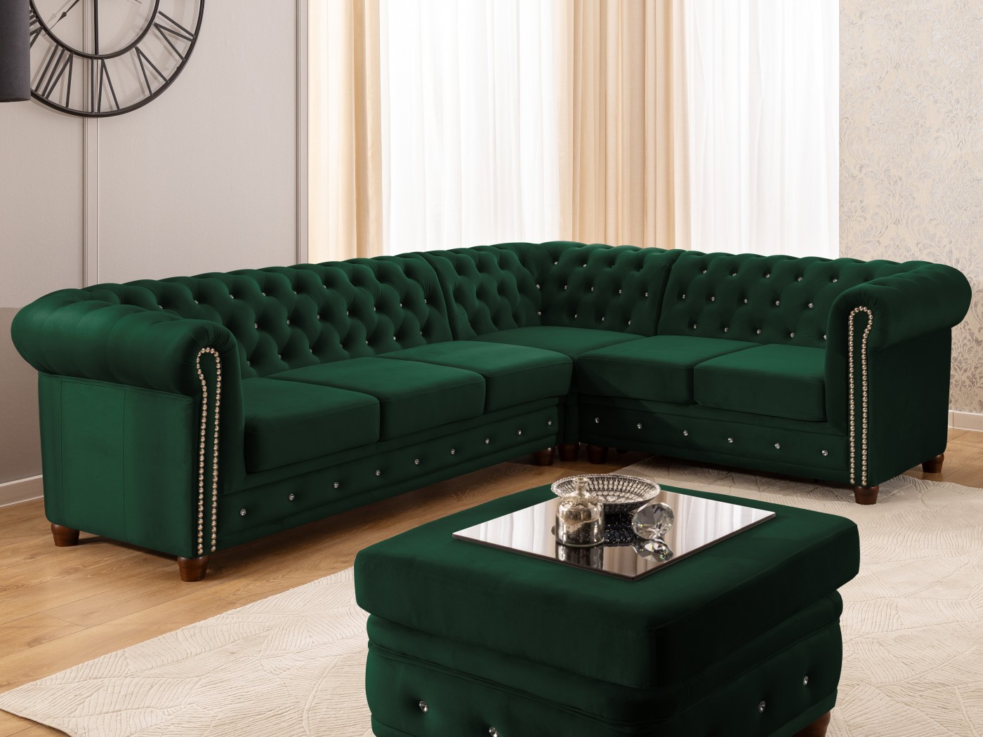 Cleo Blink - Chesterfield Ecksofa L-Form mit Schlaffunktion aus Samt mit Kristallsteppung und braunen Massivholzfüßen
