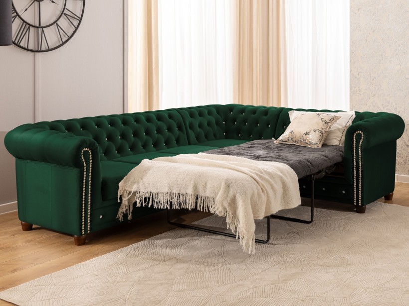 Cleo Blink - Chesterfield Ecksofa L-Form mit Schlaffunktion aus Samt mit Kristallsteppung und braunen Massivholzfüßen