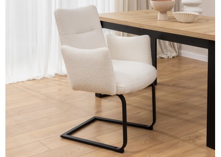Hera - Polsterstuhl im modernen Design aus weißem Bouclé mit Armlehnen und Freischwinger-Gestell aus schwarzem Metall