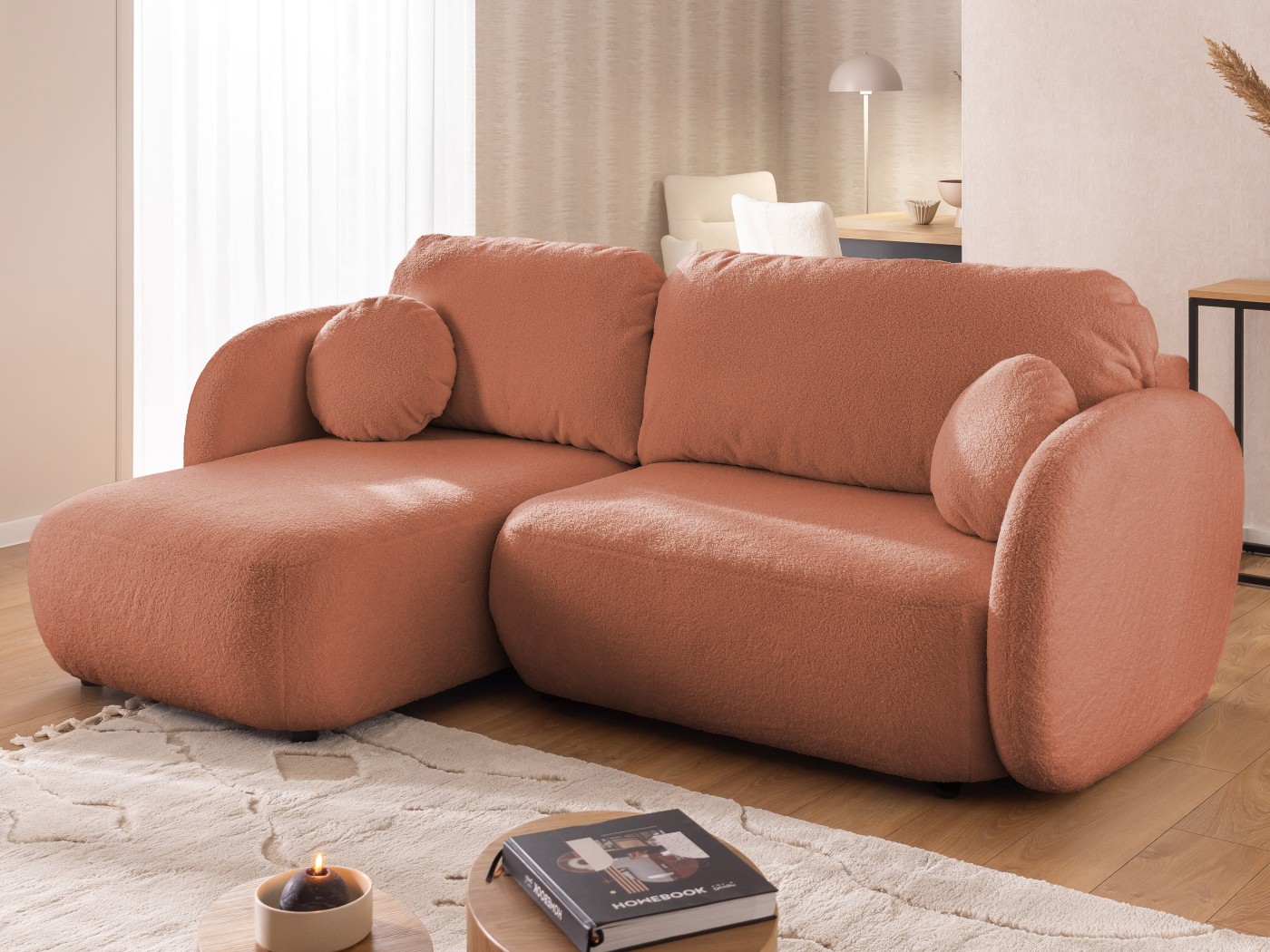 Candy - Modernes Ecksofa in L-Form mit Schlaffunktion und Stauraum aus Bouclé-Stoff, abgerundetes Design und hoher Sitzkomfort