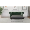 Cleo - Chesterfield 2 sitzer Sofa mit Schlaffunktion aus Samt-Stoff mit Holzfüßen
