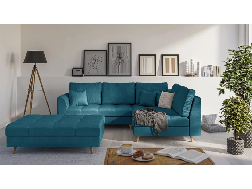 Charlotte Ecksofa und Fußhocker mit Holzfüßen im skandinavischen Stil